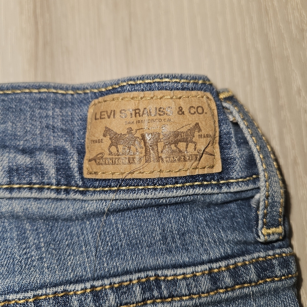 Levi’s 512 Perfectly Slimming Capri Jeans Women’s Size 8 Stretch Denim - Picture 11 of 12